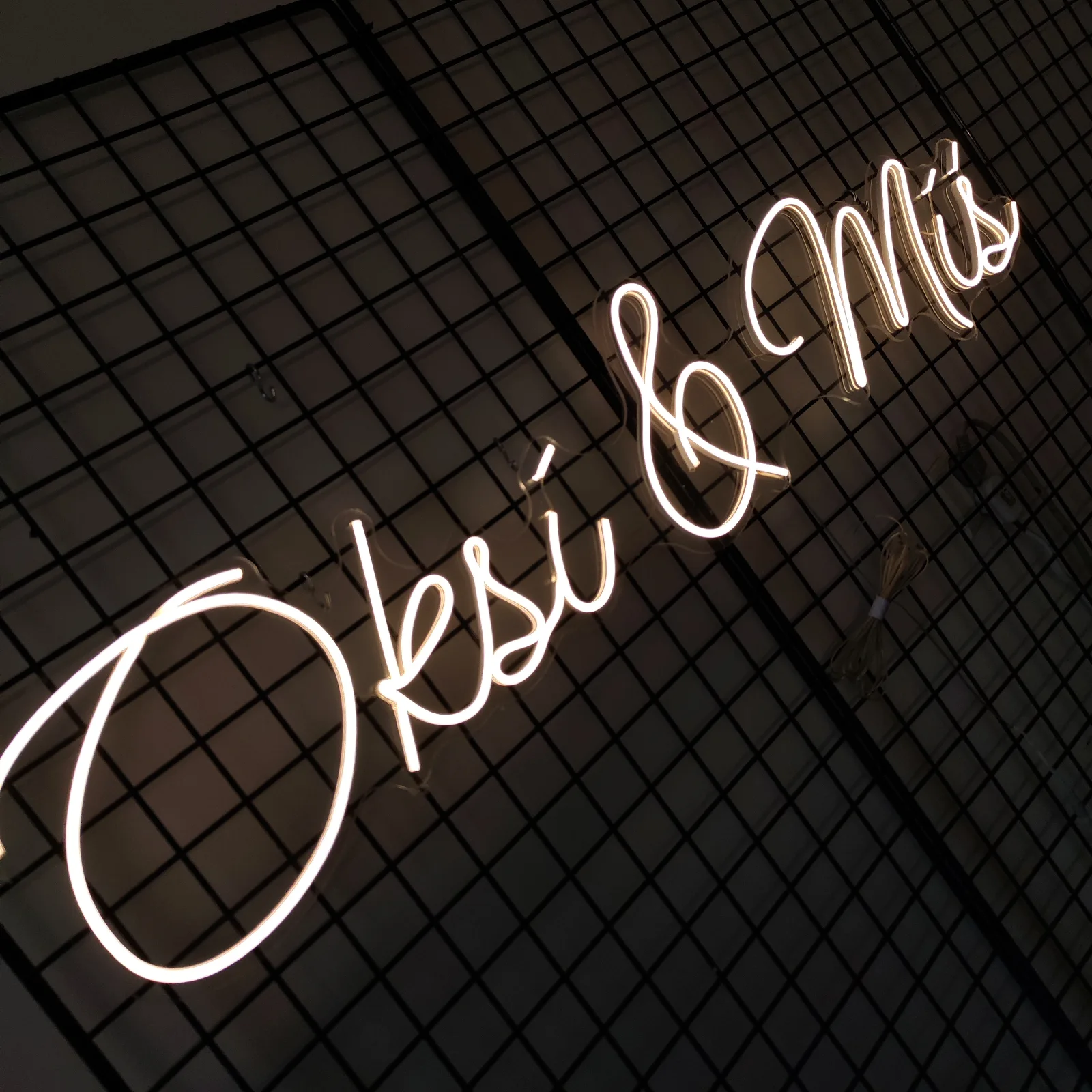 Neon z imionami Pary Młodej – personalizowany LED