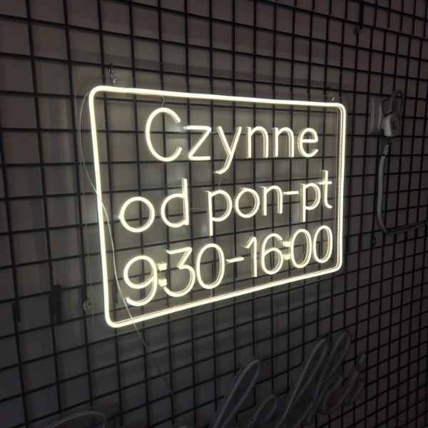 Neon Czynne od poniedziałku do piątku z godzinami otwarcia lokalu